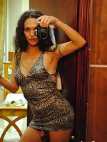 Nicole Seductive shemale making pictures of herself. 