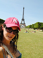 Eiffel tour balls Naughty tranny Nikki exposing her balls. 